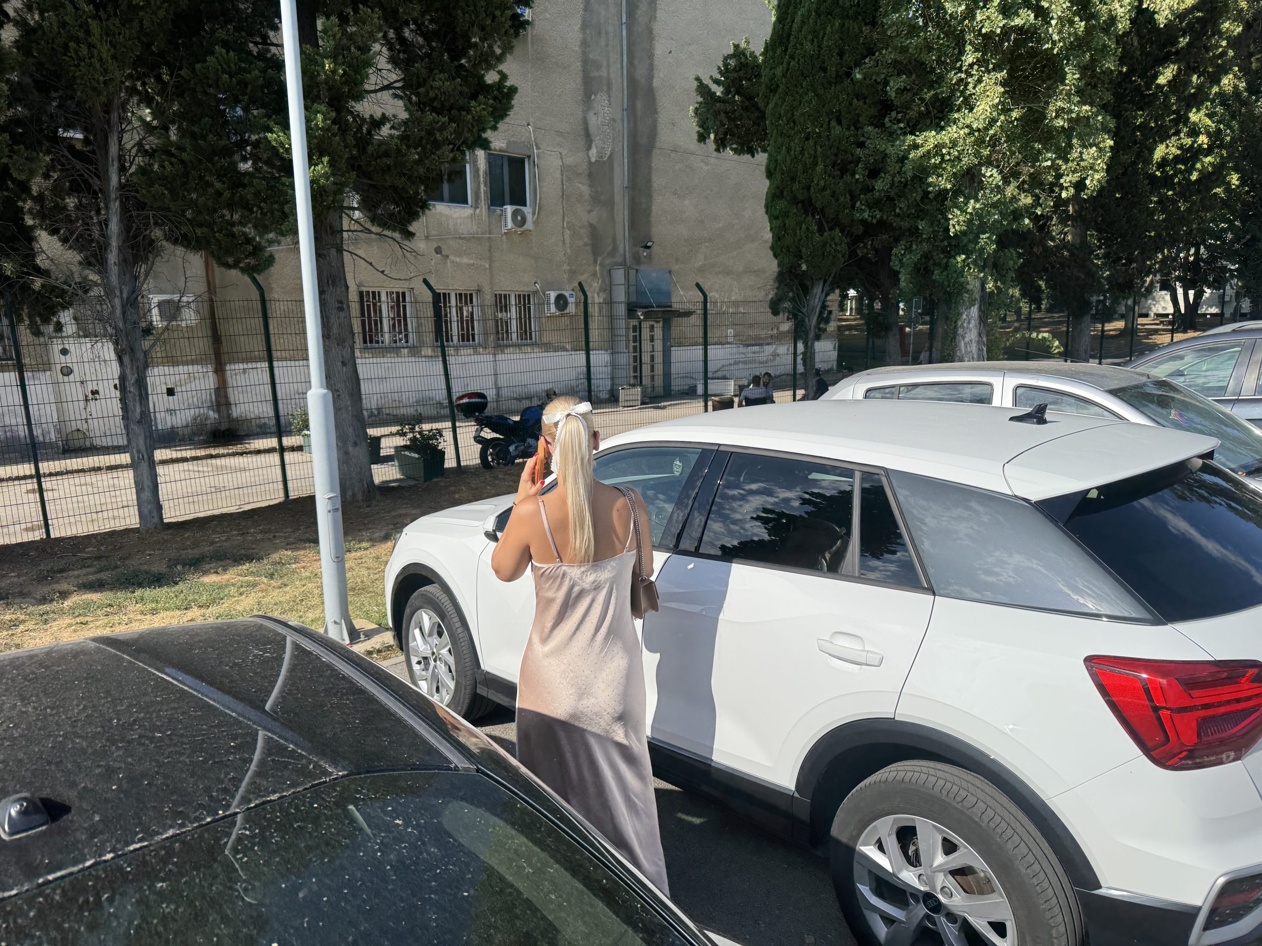 Paparazzo: Finalistkinja "Zvezda Granda" uhvaćena u Beogradu, pokazala kakva je dama i van scene (FOTO) 8 IMG 2954
