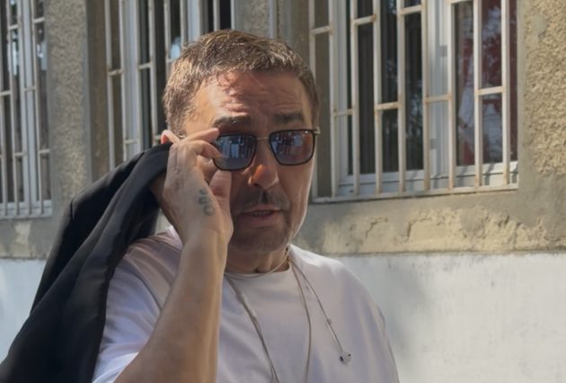 Kebi se pojavio čmičak na oku: Pevač otkrio detalje, pa sve povezao sa trudnom snajkom (FOTO) 9 IMG 9977 2