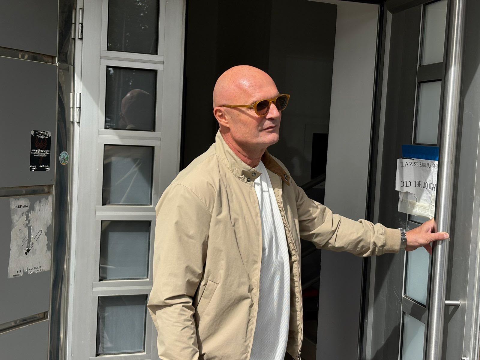 Mili bez dlake na jeziku o poznatoj pevačici: "Za nju nije bilo pitanje da li će uspeti" (VIDEO) 10 af6c07fc 0909 434b 9591 82d5009966df 121FFC72 37CF 4307 BB00 02E944358585