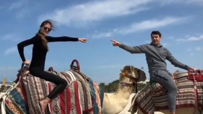 Snajka Emine Jahović promenila veru: Dušica iz hrišćanstva prešla u islam, evo kako uživa sa partnerom (FOTO) 7 image 6