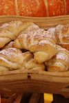 Miris jeseni iz domaće kuhinje: Recept za mekane kiflice sa jabukama, orasima i cimetom koje se tope u ustima 14 MG 0711