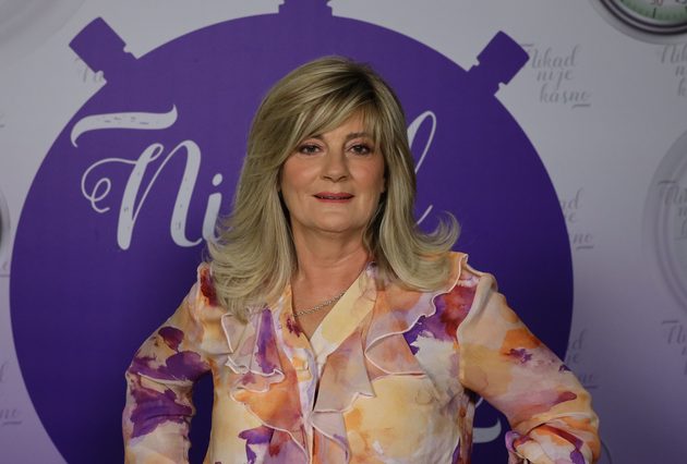 Takmičarka "Nikad nije kasno" doživela veliku porodičnu tragediju: "Majka je imala svega 40 godina" (VIDEO) 12 SANJA DAJCMAN ZAHTILA 59 GOD. PULA 12 1
