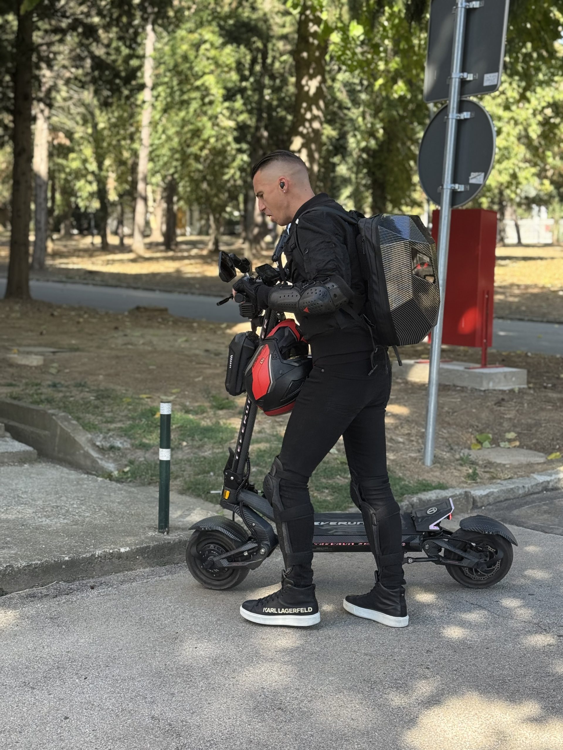 Da li ga prepoznajete? Stigao na snimanje "Zvezda Granda" prevoznim sredstvom od 2. 000 evra (VIDEO) 8 milan mitrovic 1