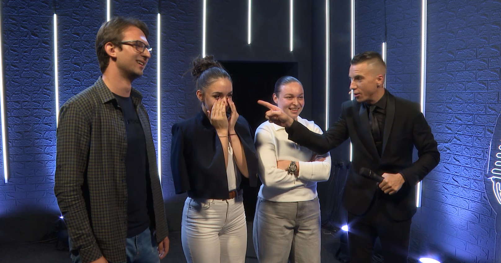 Suze u "Zvezdama Granda", ori se studio zbog takmičarke (17) iz Čačka! Dobila osam glasova, žiri poručio: "Zvezda je rođena" 7 višnja marković